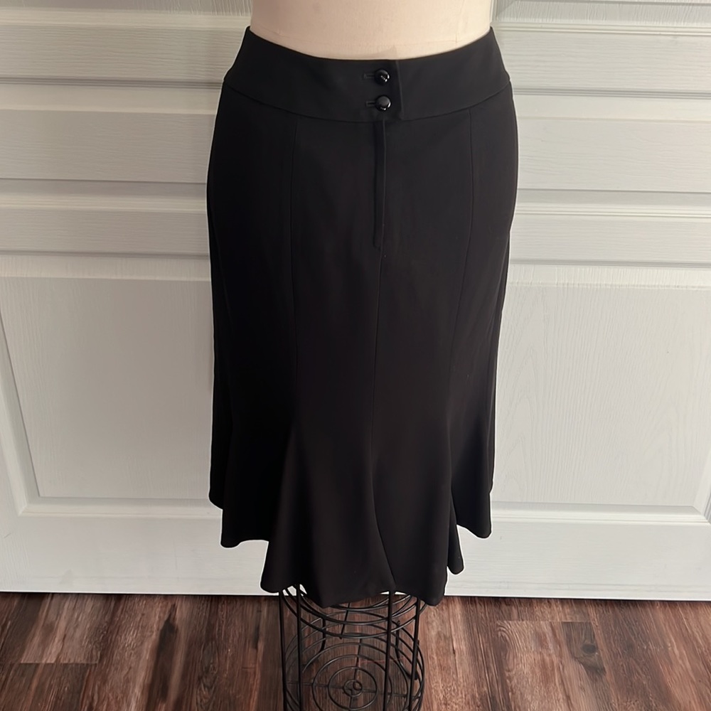 Banana Republic black pencil skirt 4 small pockets pleated back ruffle